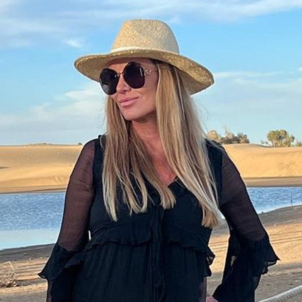 Kinga Rusin i Hanna Lis spędzają wakacje w identycznych stylizacjach. Nawet buty włożyły takie same. Przypadek?